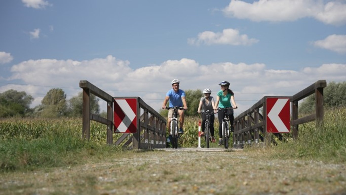 Radfahrer am Dreiländer-Eck